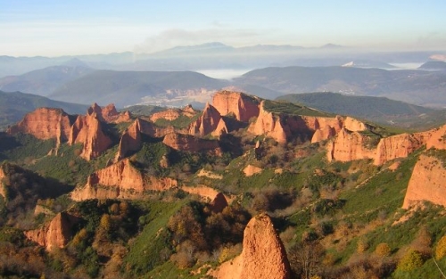 Los Centros de Mayores de Betanzos y Ferrol visitan las Médulas