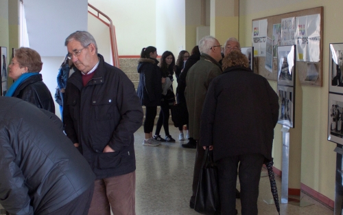 Visita intergeneracional a la exposición «Nós tamén fomos emigrantes»