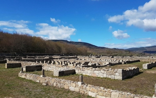 Visitas guiadas a Santa María de Bande y a las excavaciones del campamento romano Aquis Querquennis, Espazo +60 Ferrol