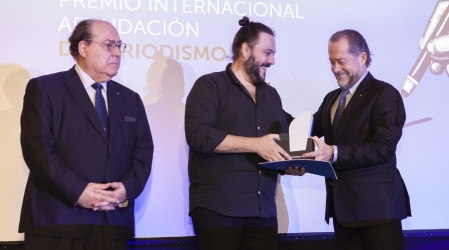 Entrega del XLIII Premio Internacional Afundación de Periodismo Julio Camba a Manuel de Lorenzo Paradela