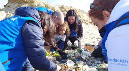 PLANCTON 2023. Limpeza na praia de Baldaio