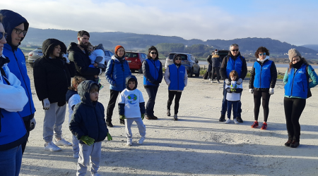 PLANCTON 2023. Limpeza na praia de Baldaio