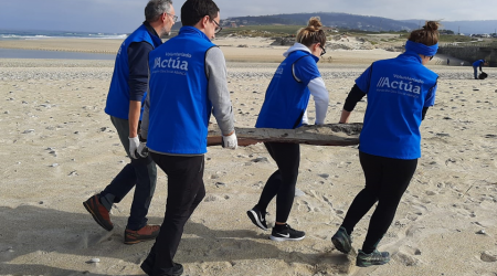 PLANCTON 2023. Limpeza na praia de Baldaio