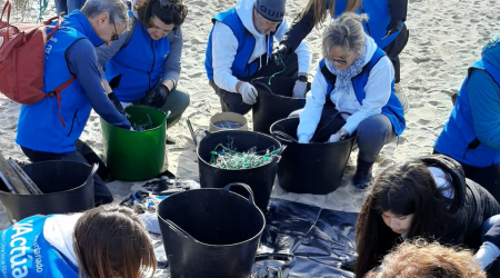 PLANCTON 2023. Limpeza na praia de Baldaio