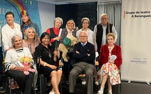 Actuación intergeneracional del grupo de teatro leído 