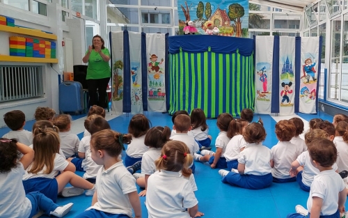 Actuación del grupo de guiñol, Espazo +60 A Coruña