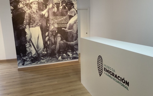 Visita al museo de la Emigración a Guinea Ecuatorial y a la iglesia de San Pedro de Leirado, Espazo +60 Ourense