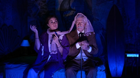 Escena de la obra de teatro Querida Agatha Christie