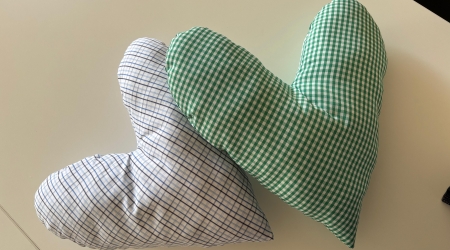 Acto entrega almohadas solidarias CHUO y Hospital Verín - Espazo +60 Ourense