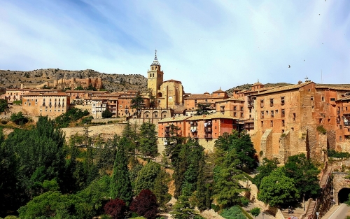 Viaxe a Teruel, Espazos +60