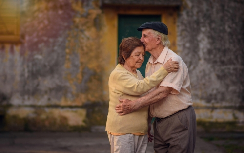 Buen trato a las personas mayores: por la igualdad digital - Espazo +60 Ferrol