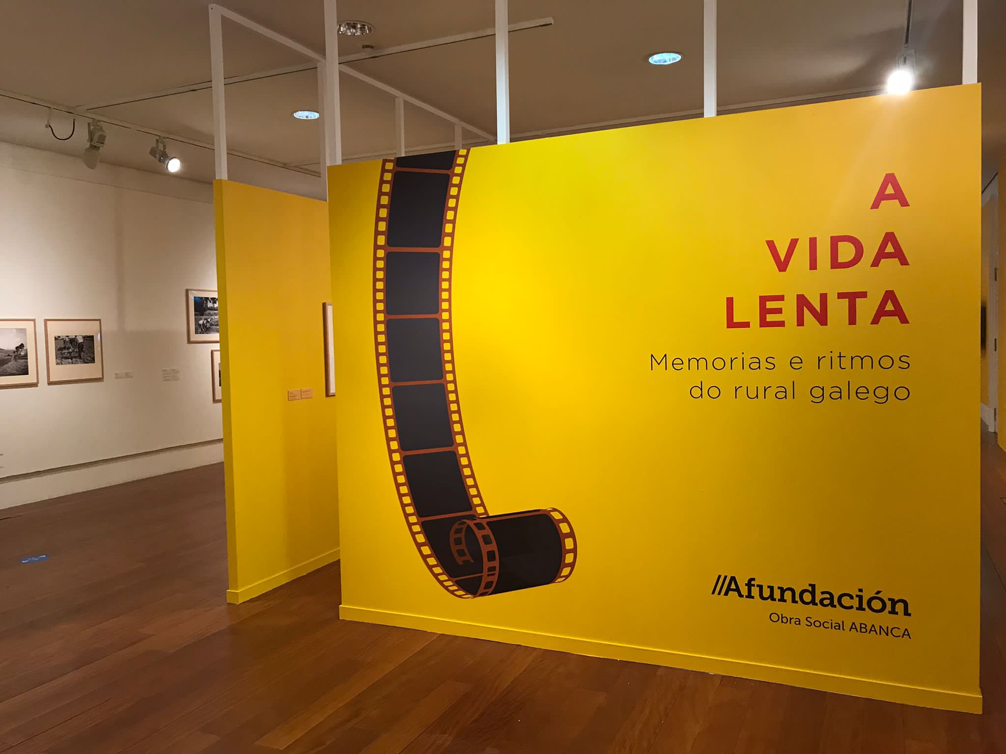 Una muestra revisa las memorias y ritmos del rural gallego, en el Café Moderno Afundación Pontevedra