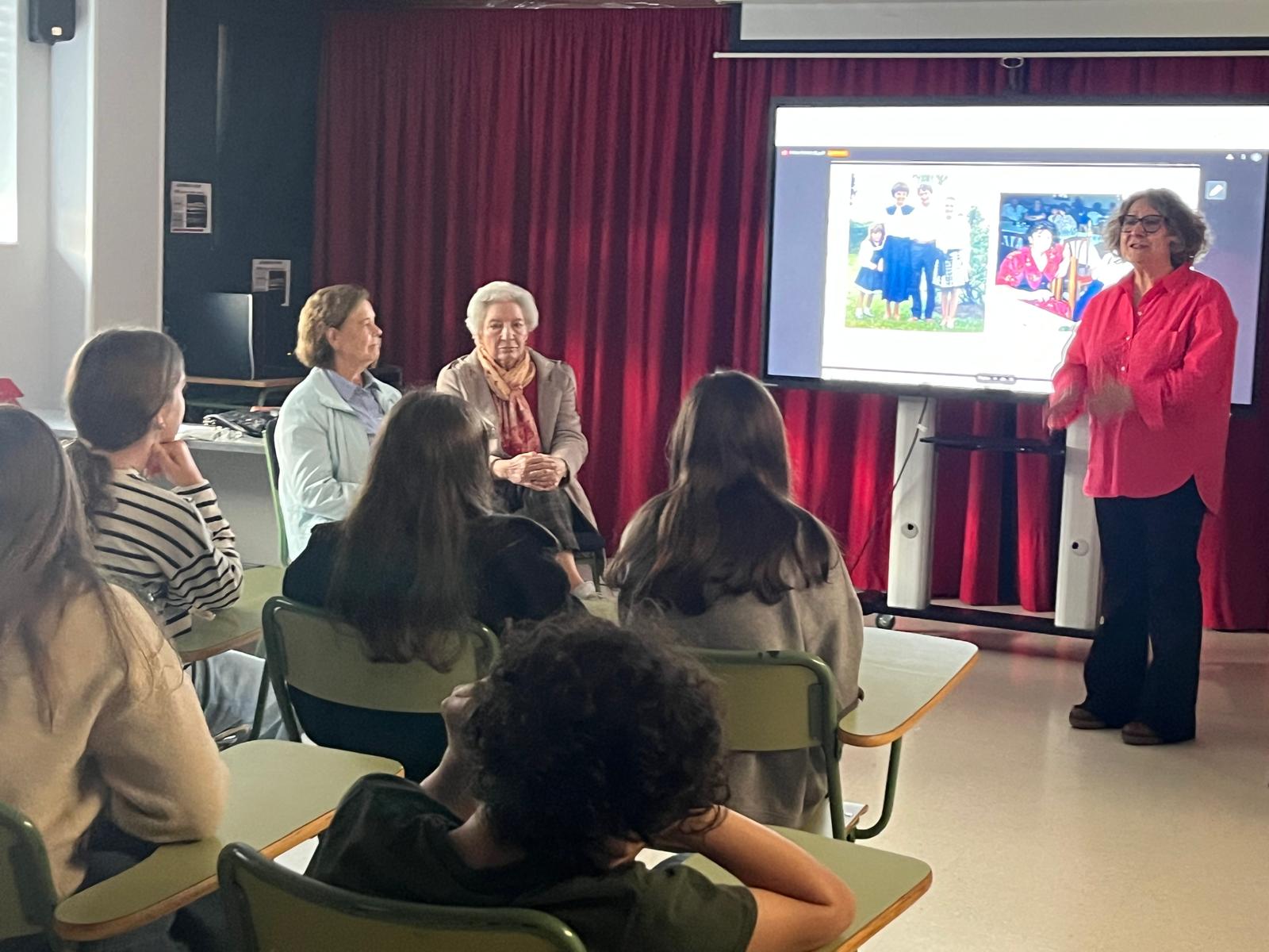 Estudiantes de Ares participan en la X edición del proyecto intergeneracional de Afundación «Fálame da emigración»