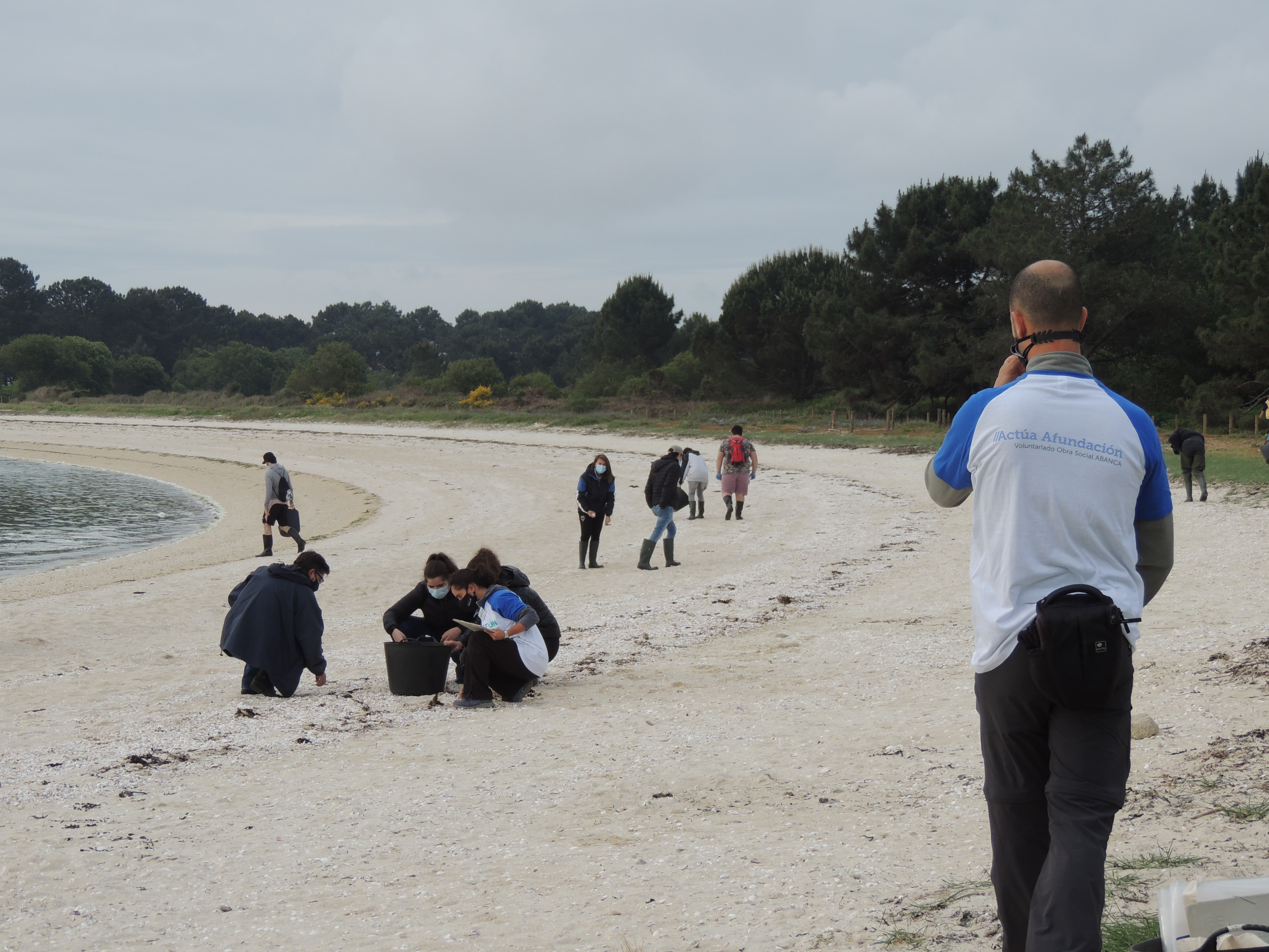 Afundación y la Cofradía retiran más de 400 kilos de basuras marinas en diferentes playas de A Illa de Arousa