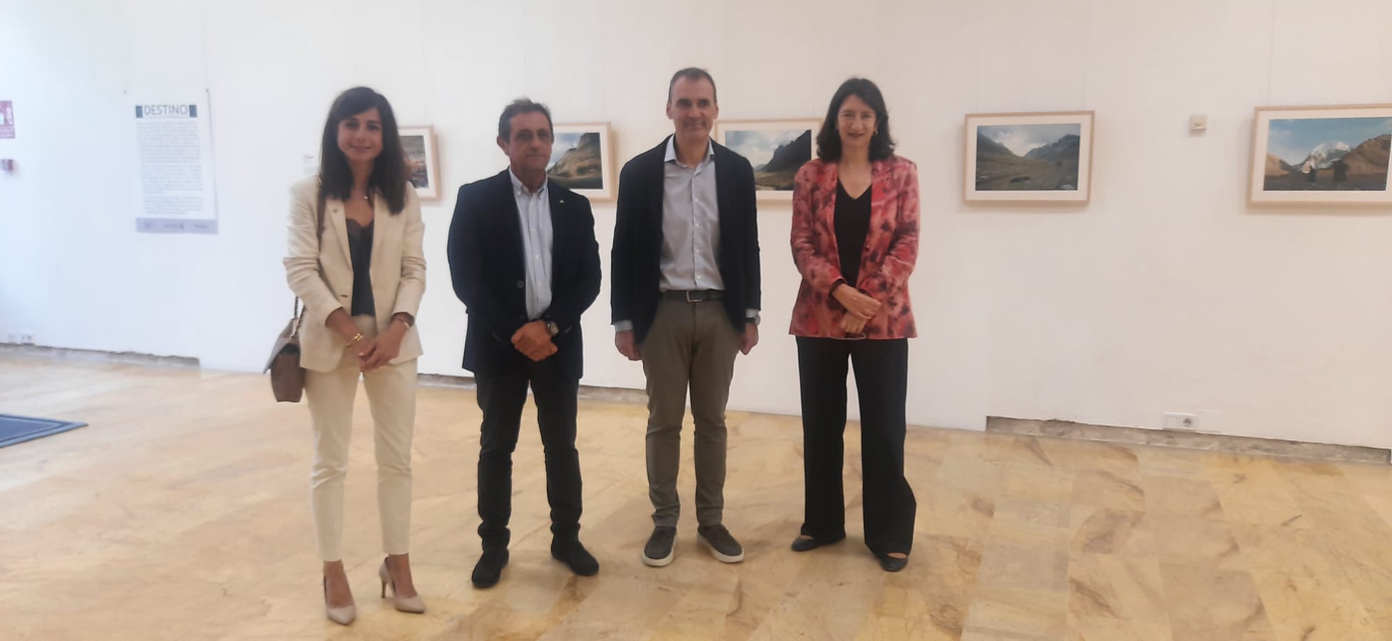 Afundación, ABANCA y el Concello de Tui inauguran «Destino. Unha peregrinación de Manuel Valcárcel» Afundación, ABANCA y el Concello de Tui inauguran «Destino. Unha peregrinación de Manuel Valcárcel»