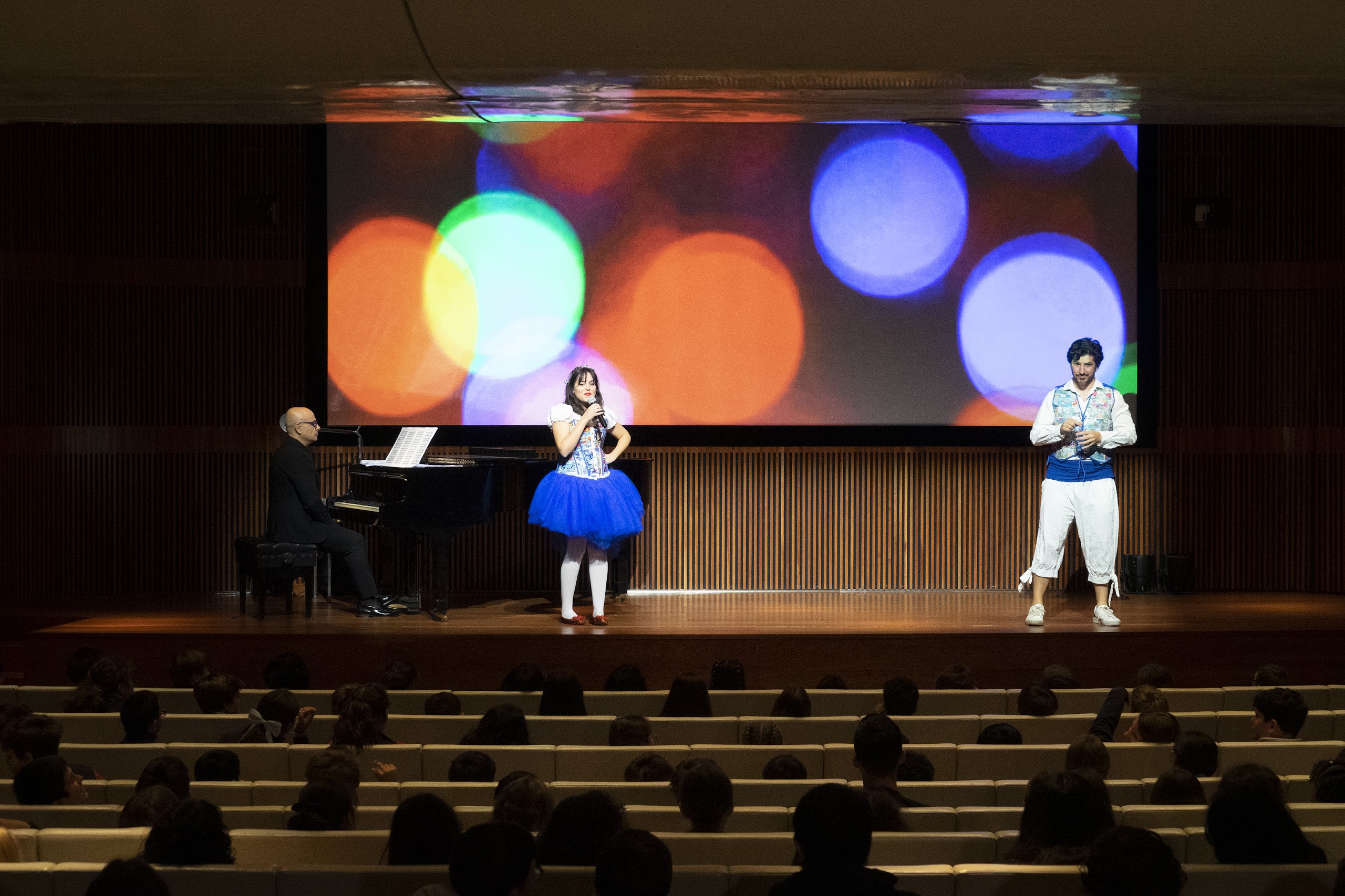 Amigos da Ópera achega o xénero a máis de mil estudantes de primaria da Coruña en Afundación Amigos da Ópera achega o xénero a máis de mil estudantes de primaria da Coruña en Afundación