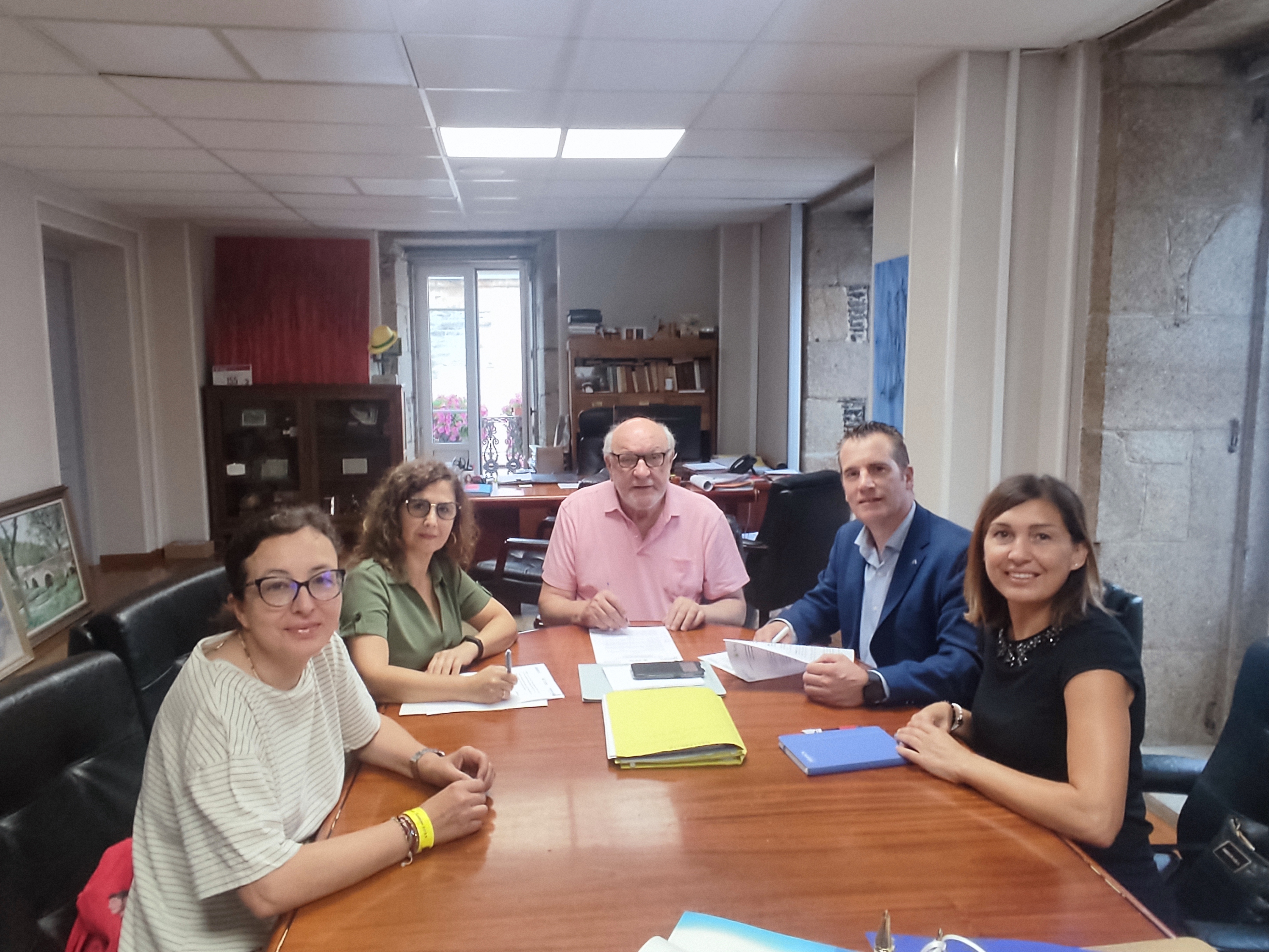 Afundación, ABANCA y el Concello de Sarria firman un convenio para mostrar «Berces de vida»