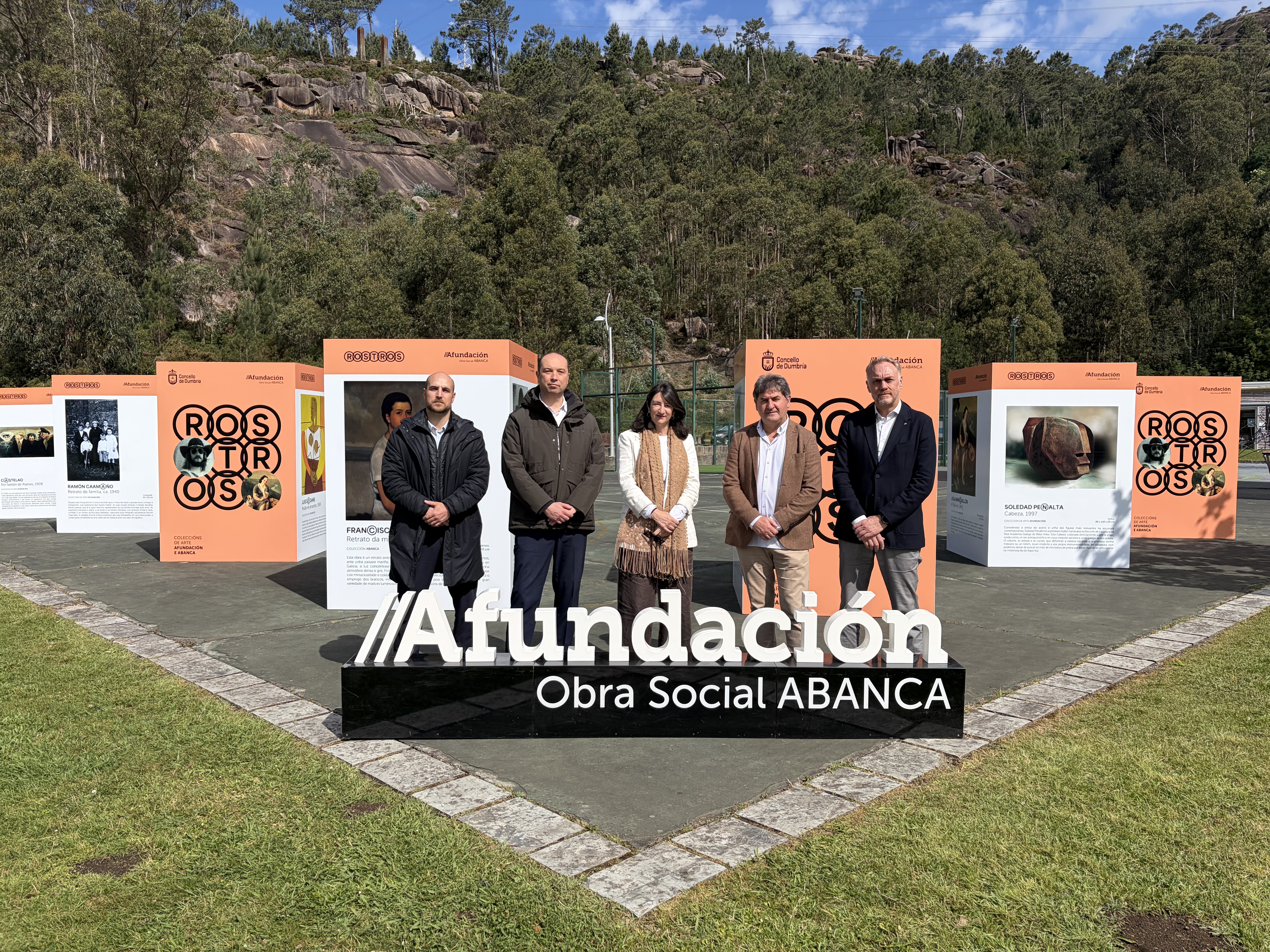 ABANCA, Afundación e o Concello de Dumbría presentan a mostra «Rostros das coleccións de ABANCA e Afundación» no Ézaro