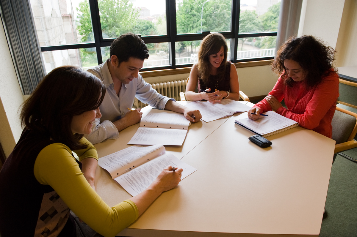 La Escuela de Negocios de la Fundación Novacaixagalicia apuesta por la internacionalización La Escuela de Negocios de la Fundación Novacaixagalicia apuesta por la internacionalización